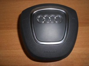 podushka-bezopasnosti-airbag-voditelja-v-rul-na-audi-q5